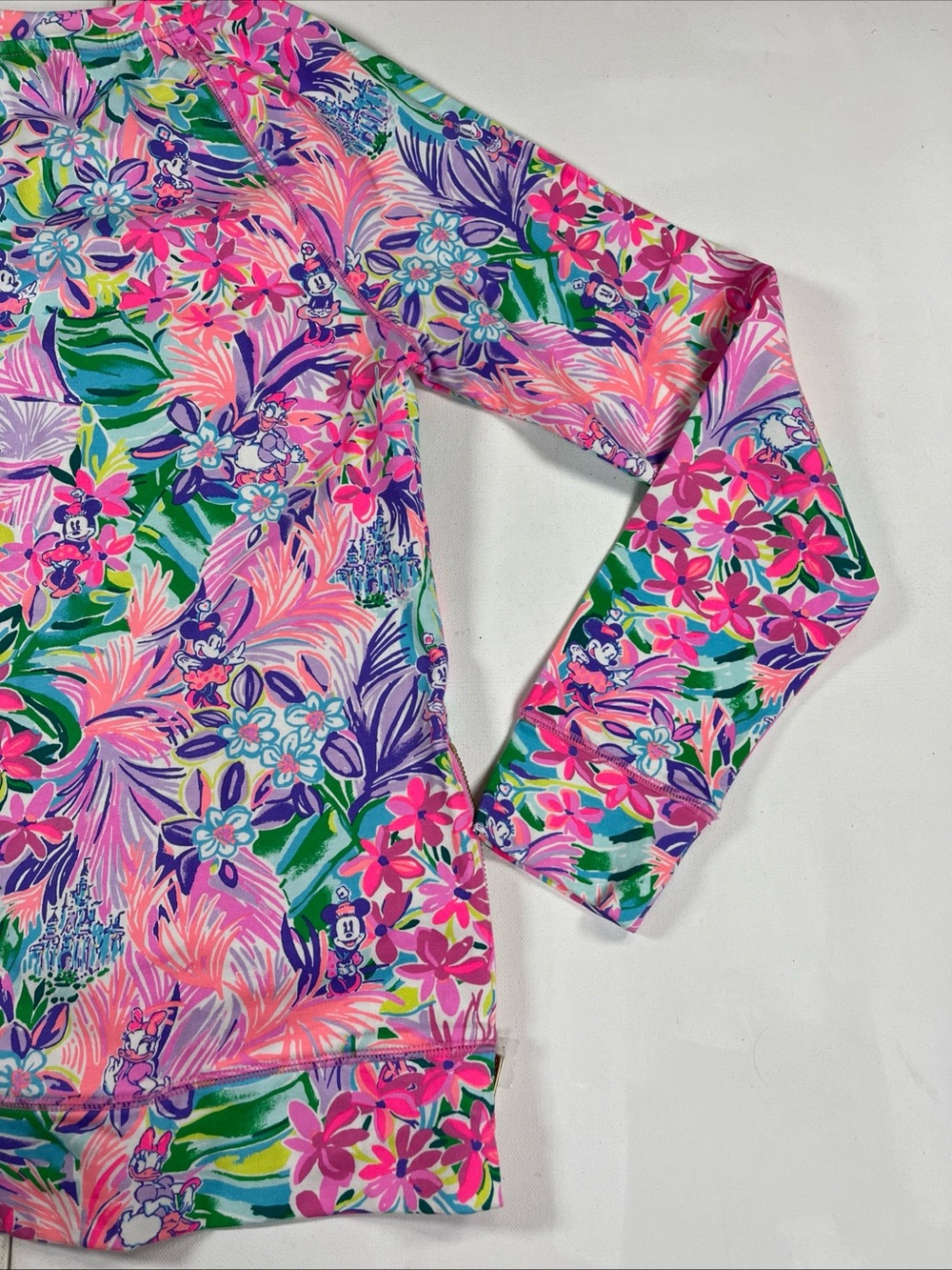 Disney x Lilly Pulitzer Beach Comber Pullover Sweatshirt Minnie Castle Size XS - Picture 13 of 15